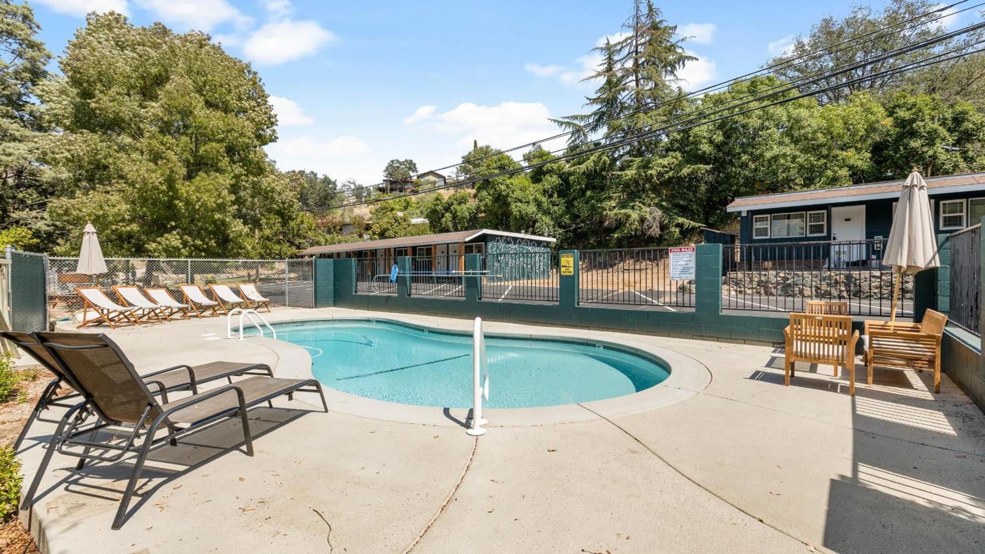 The Rae | Sequoia Motel Rm 5 Трі-Риверс Екстер'єр фото